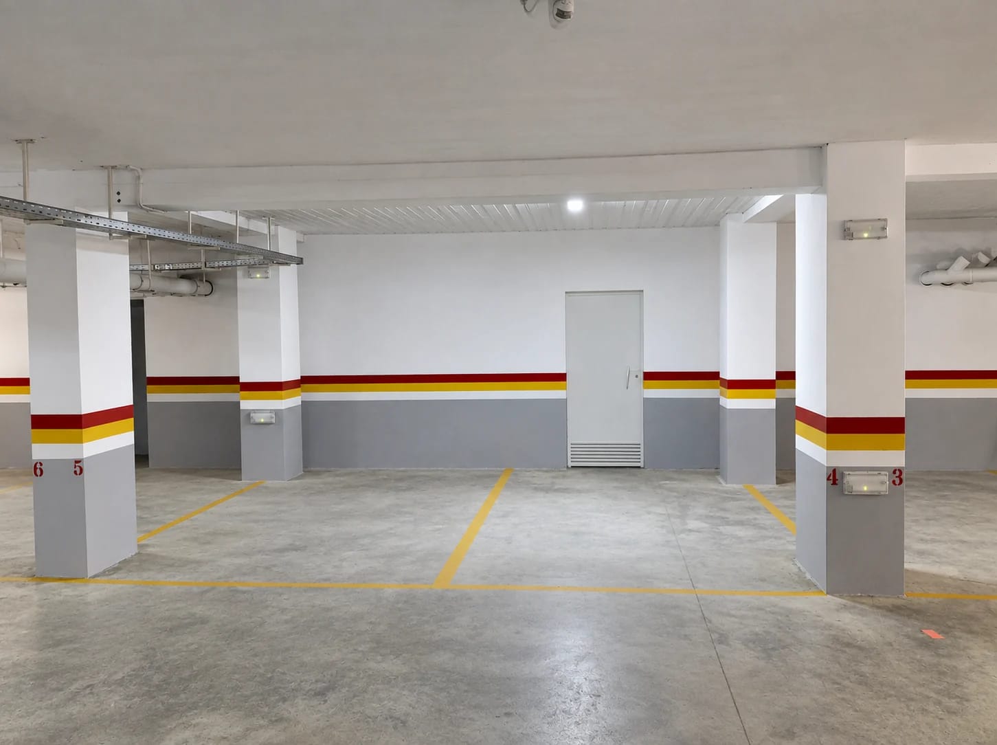 Parking sous-sol · Photo retouchée