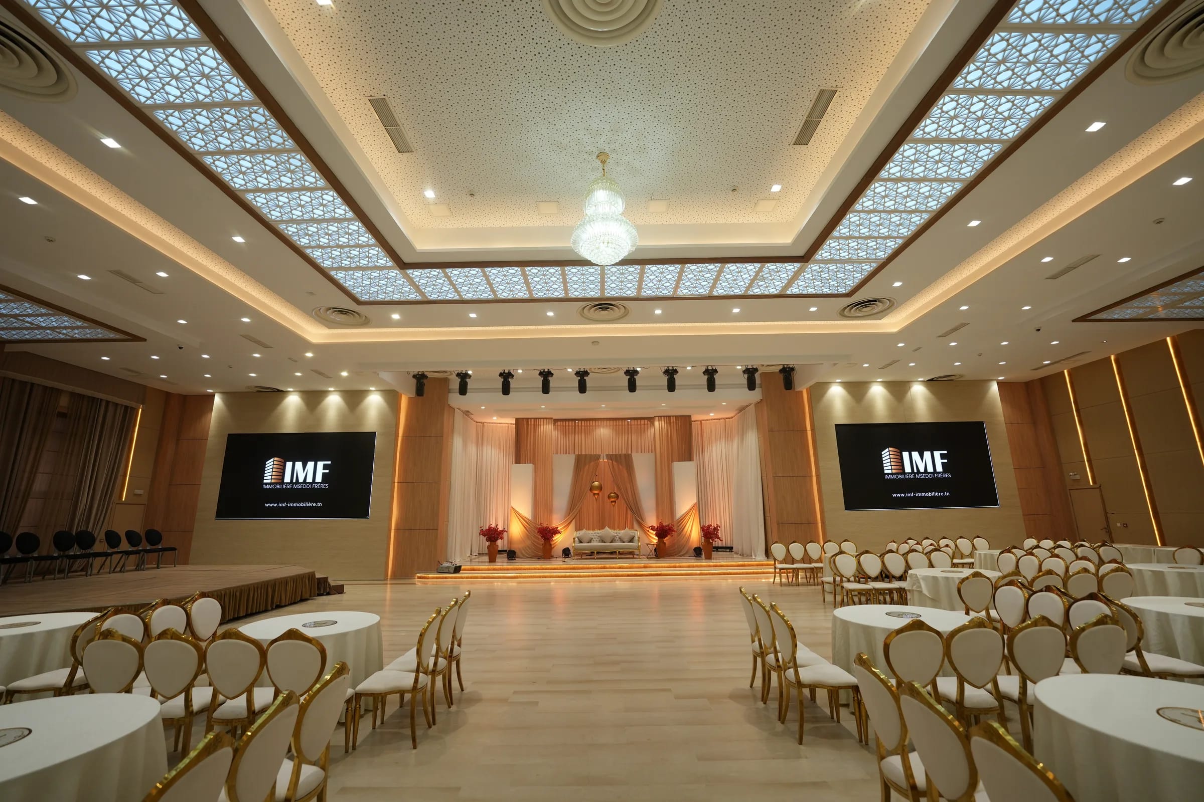 Salle de réception aménagée