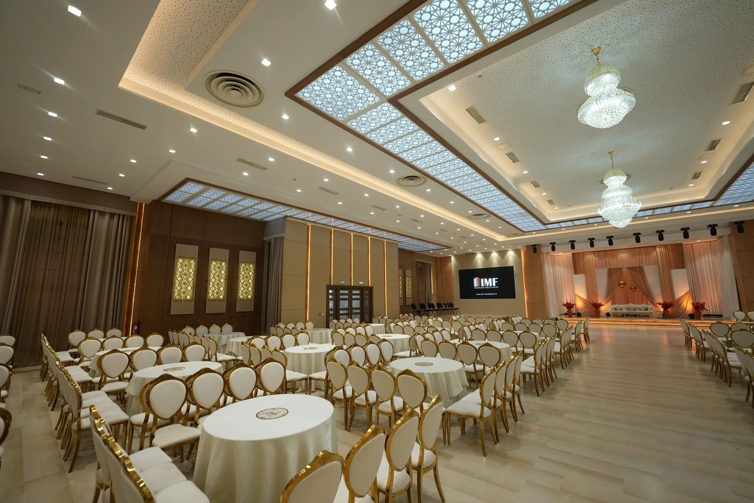 Salle de réception aménagée