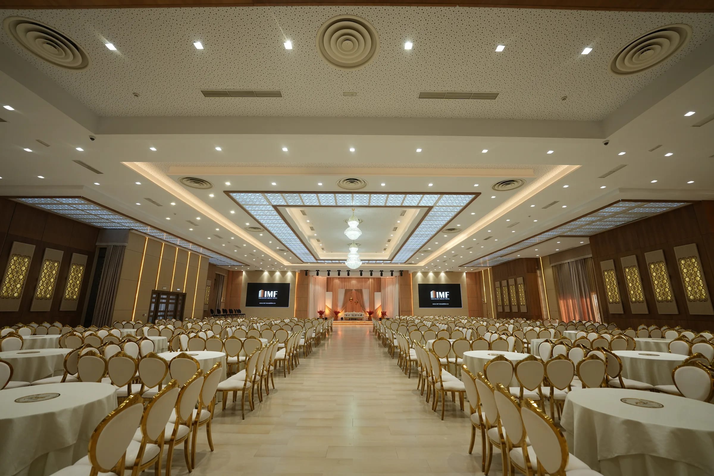 Salle de réception aménagée