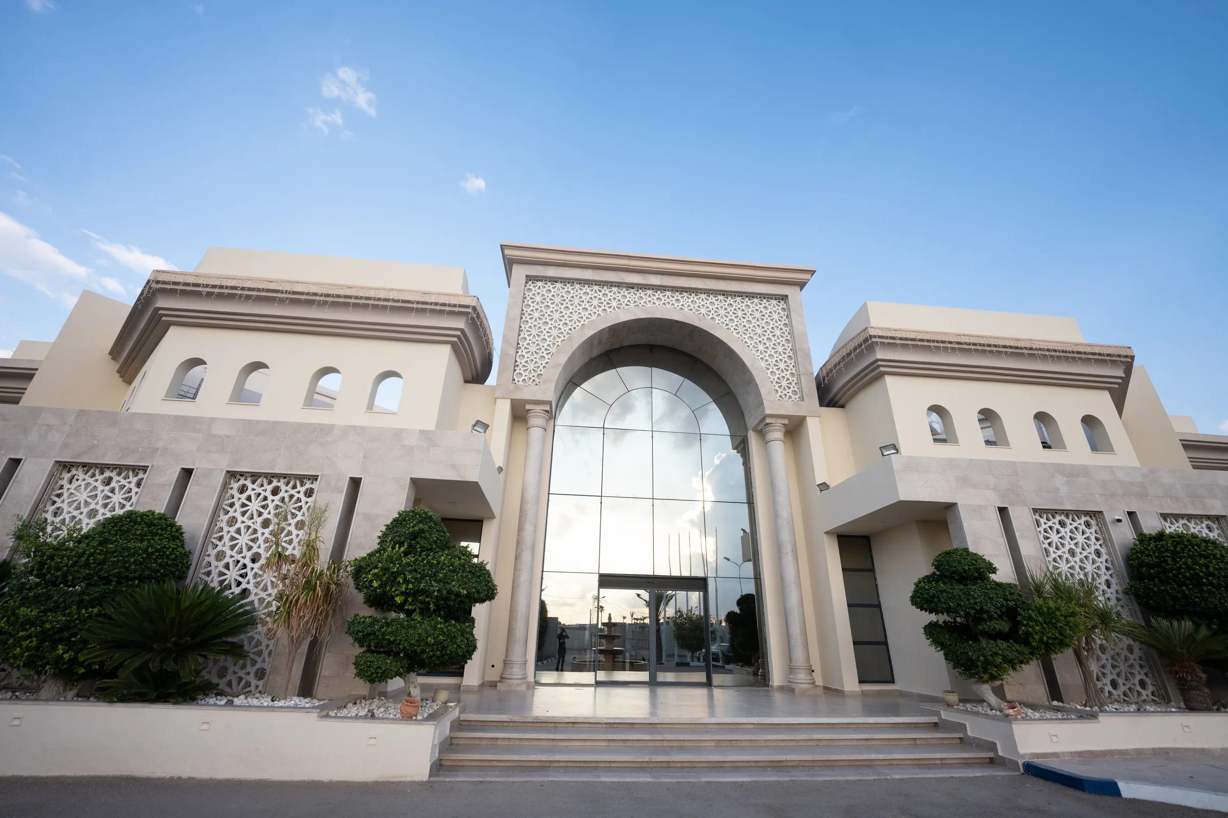Façade et entrée du complexe